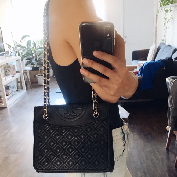 Tory Burch Fleming Quilted Shoulder Bag in Black - Picture 2 of 7